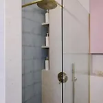 Velalux Apartment