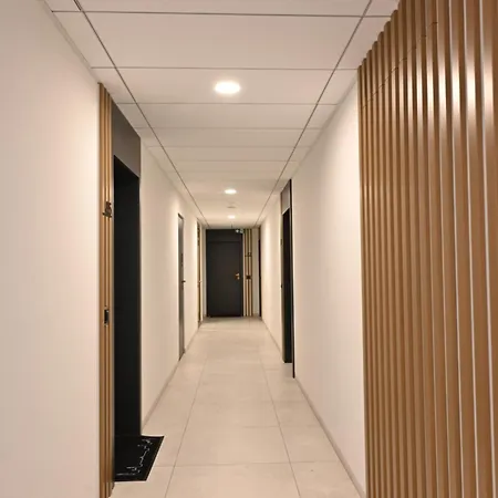 Velalux アパート